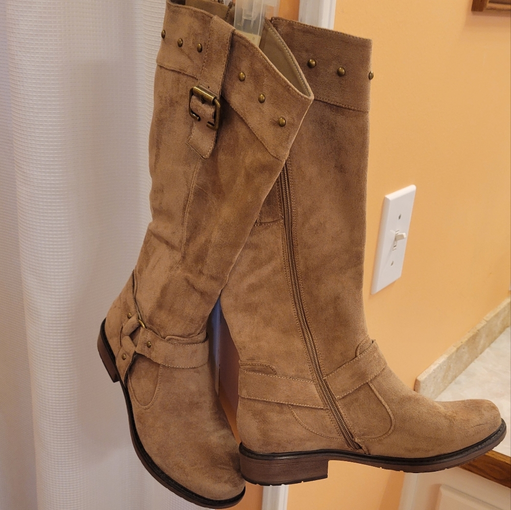 Boots Natural Reflections Taupe size 9M